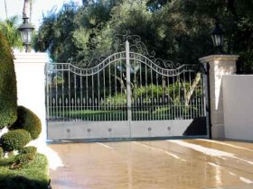 Automatic Gate Repair Tech Duncanville