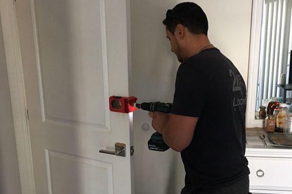 24/7 Emergency Locksmith Services North Hollywood CA